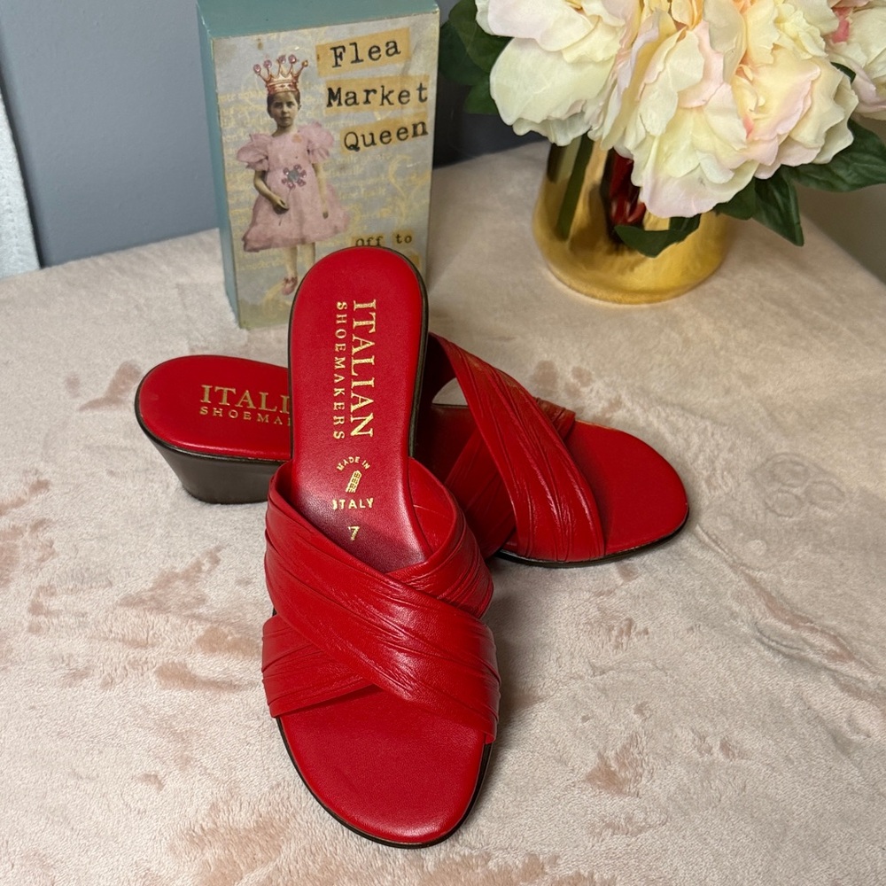 Italian Shoemakers Bold Red Sandals. Made in Italy - Picture 2 of 4